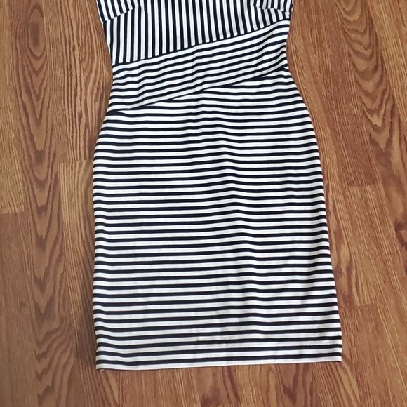 BANANA REPUBLIC SMALL STRIPED ZIPPER - Picture 3 of 6